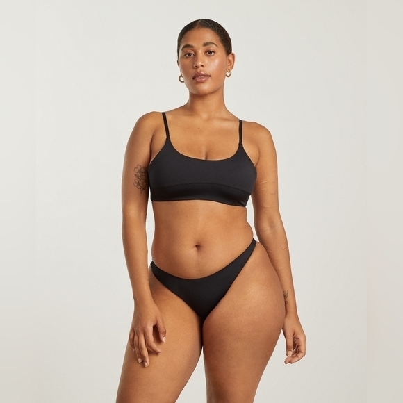 Everlane The Scoop-Neck Bikini Top in Black in Size Large - Picture 4 of 15